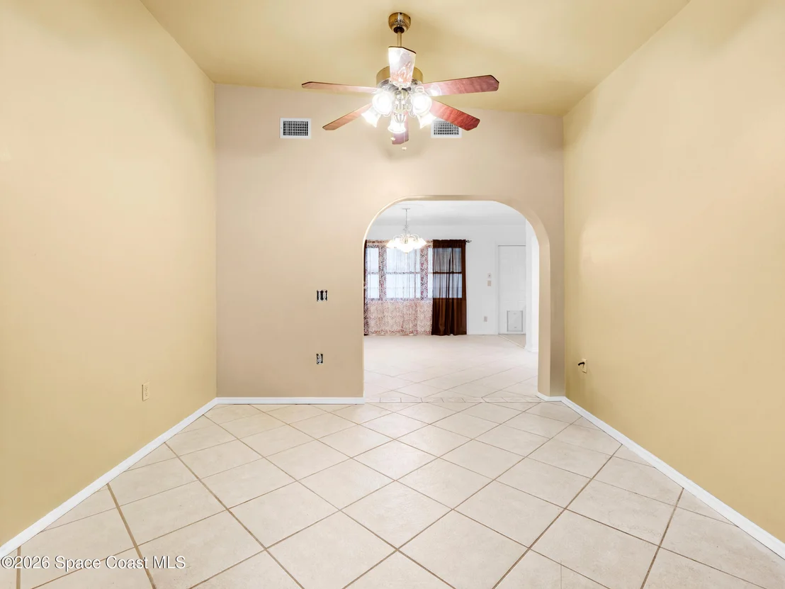 Photo of 1209 Vanderbilt Lane