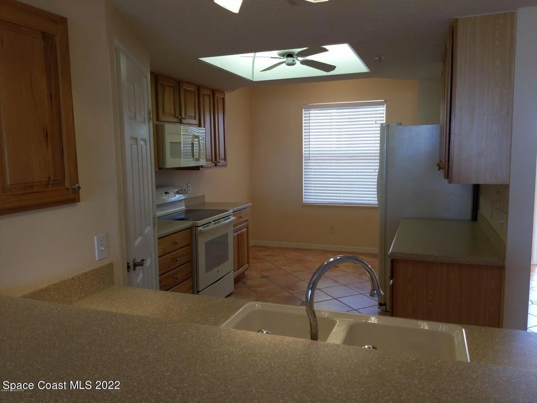 Photo of Unit 702 at 100 Riverside Drive