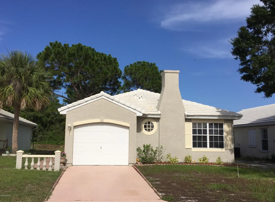 Photo of 1091 Goldenrod Circle NE