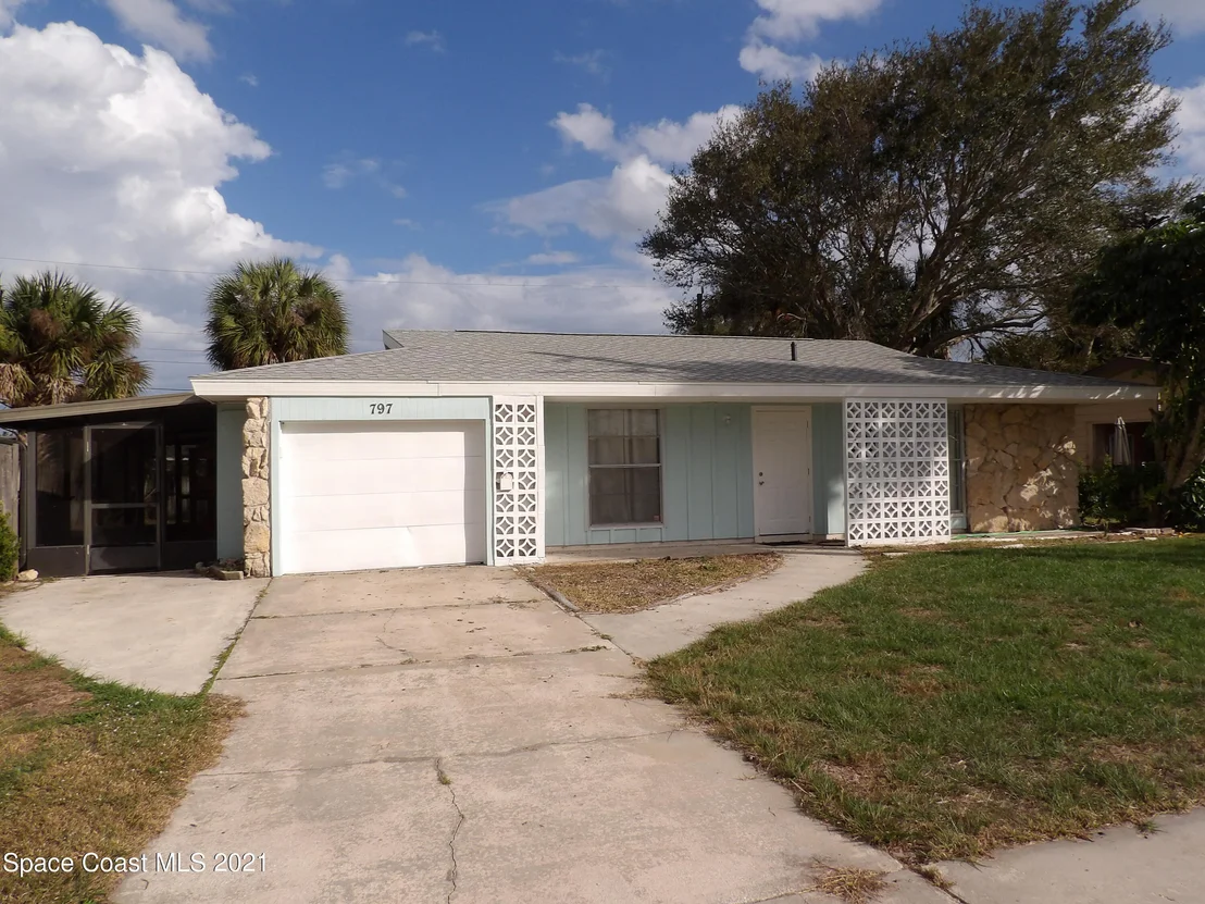 Photo of 797 Bianca Drive NE