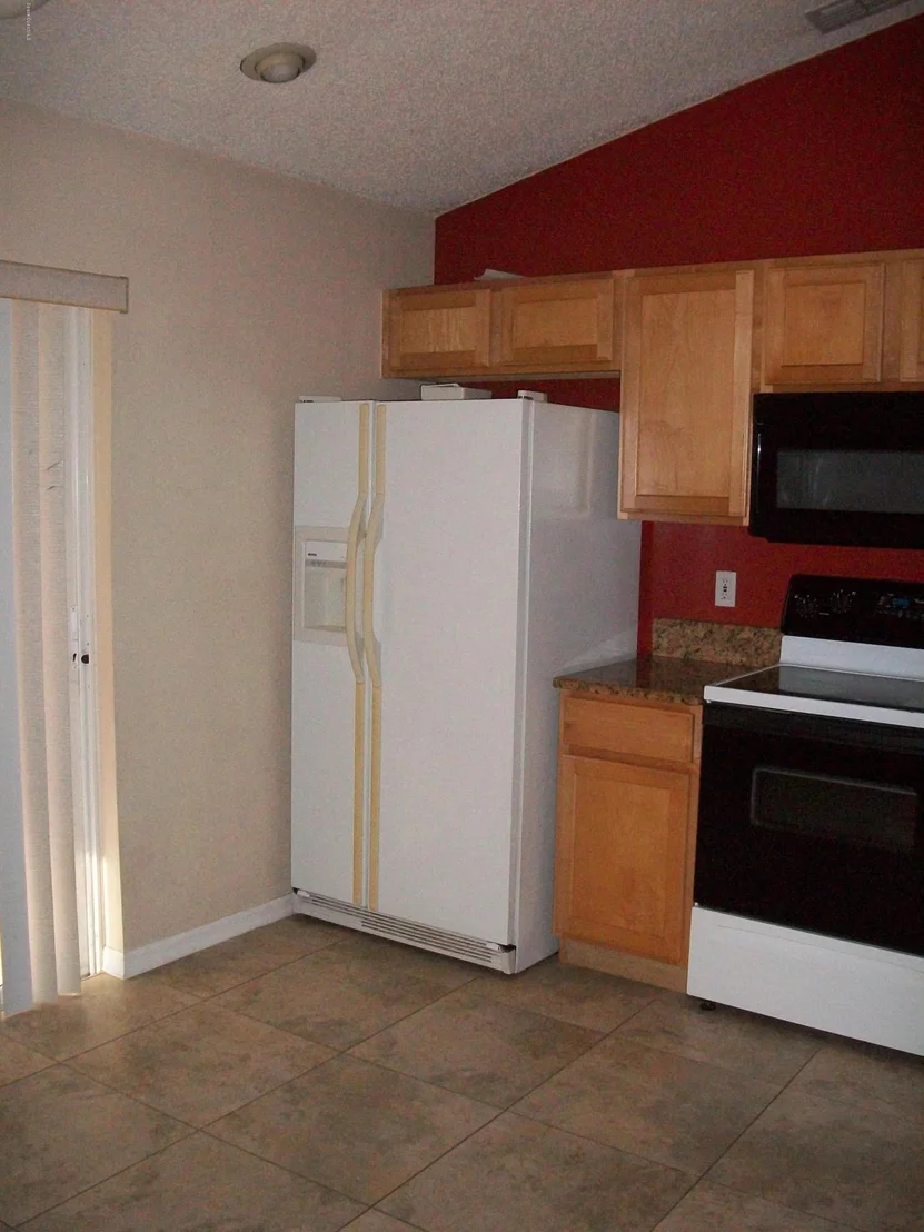Photo of 2812 MADERIA Circle