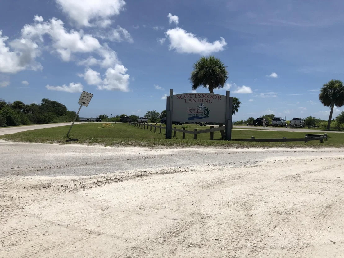 Photo of 6050 Mangrove Street