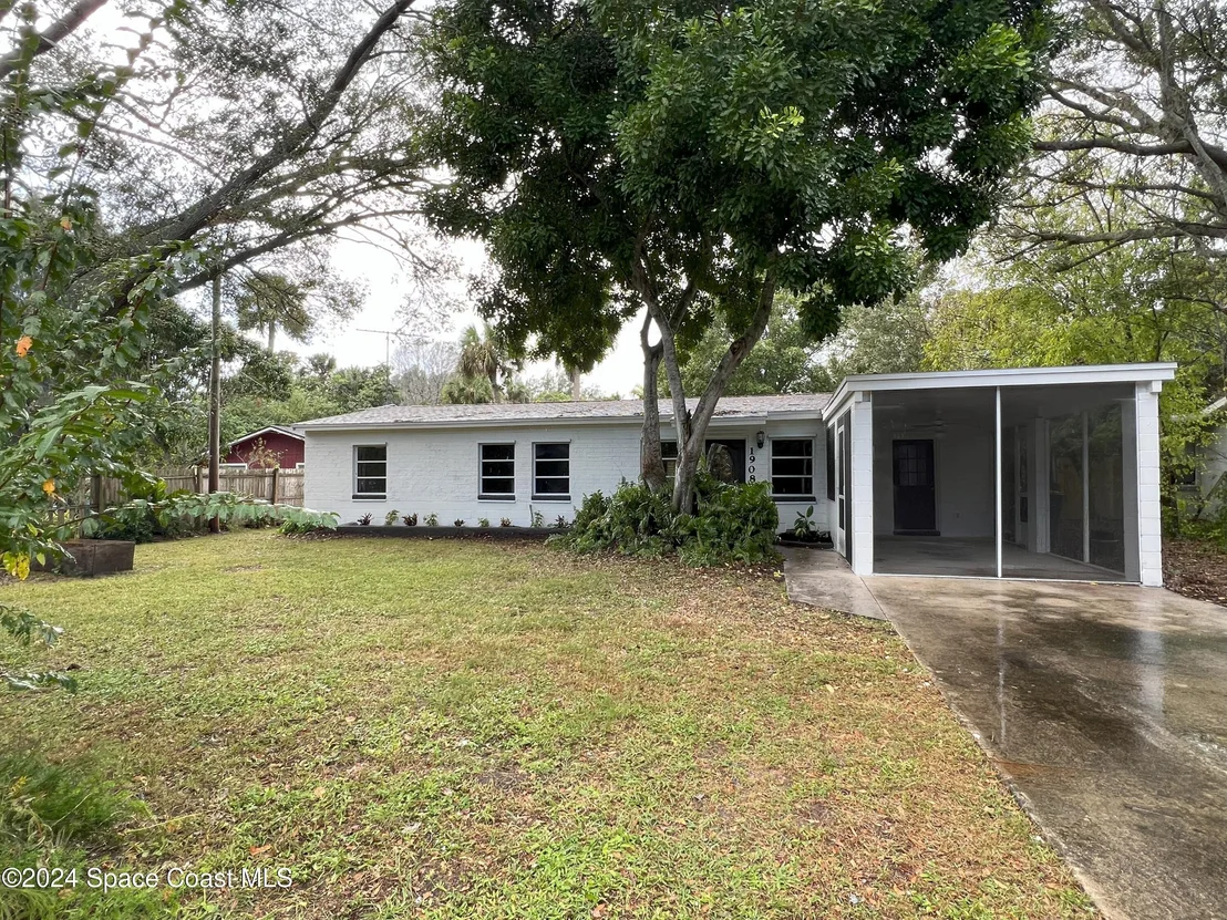 Photo of 1908 Palm Boulevard