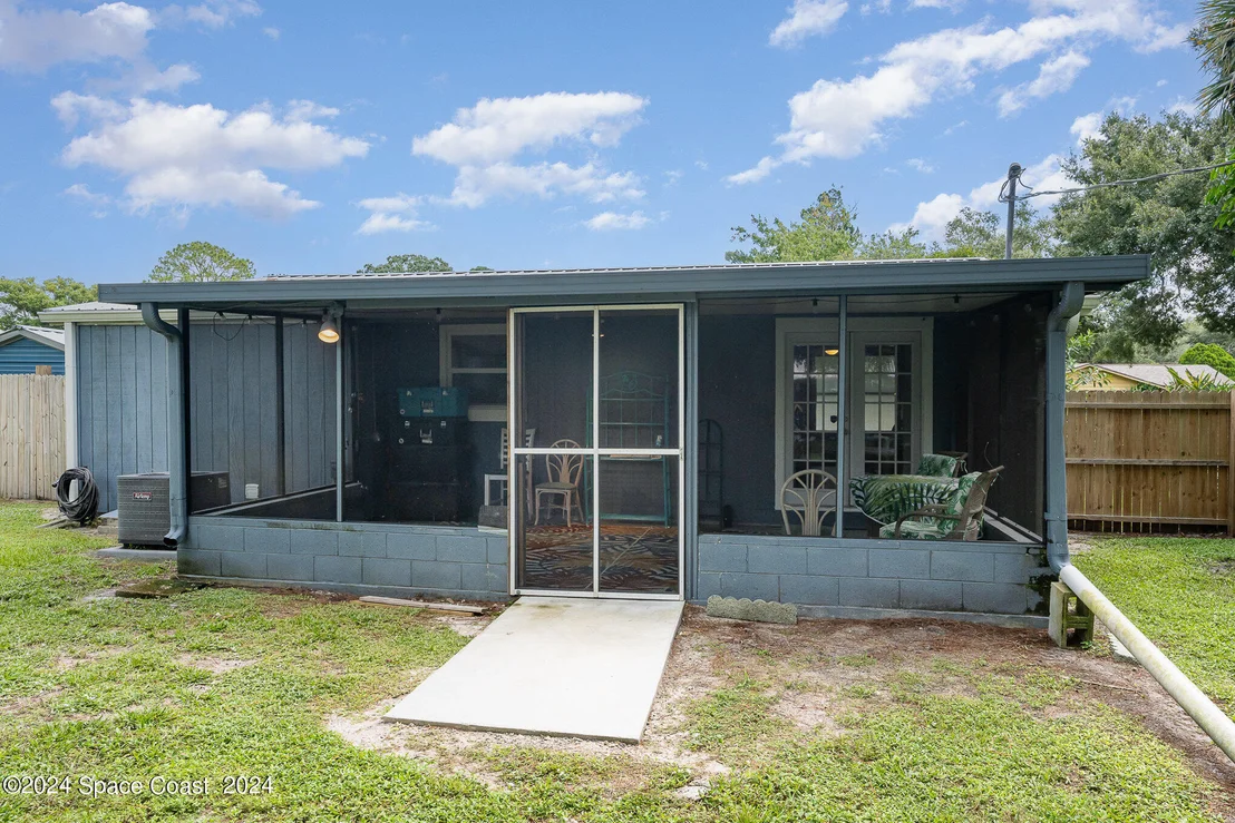Photo of 6434 Cable Avenue