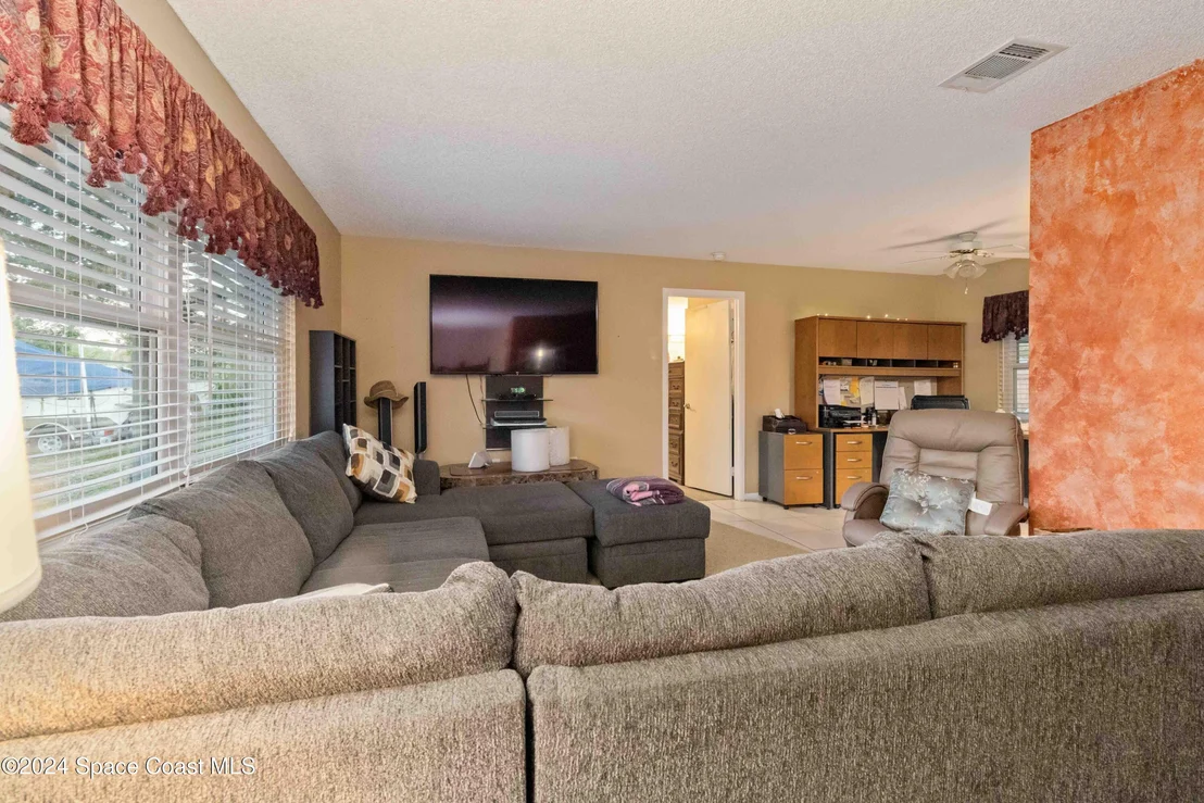 Photo of 1023 Sycamore Drive