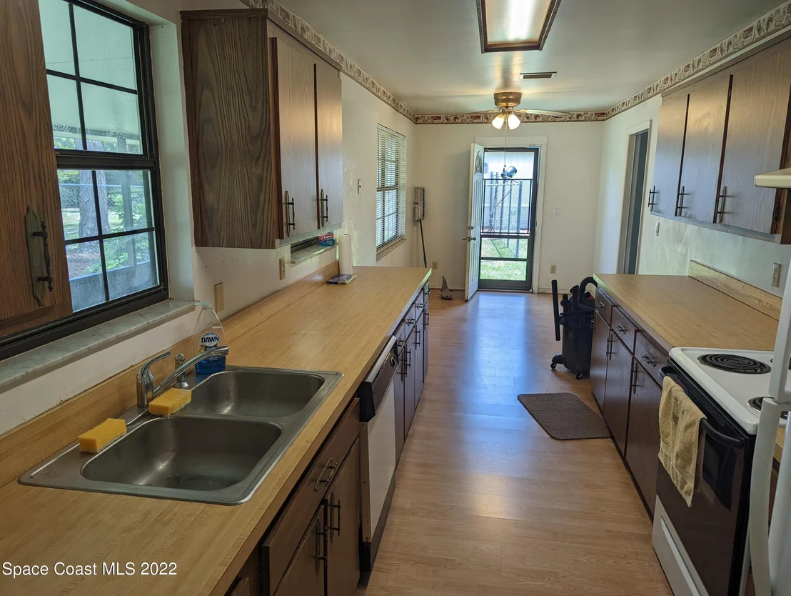 Photo of 7085 Pluto Avenue