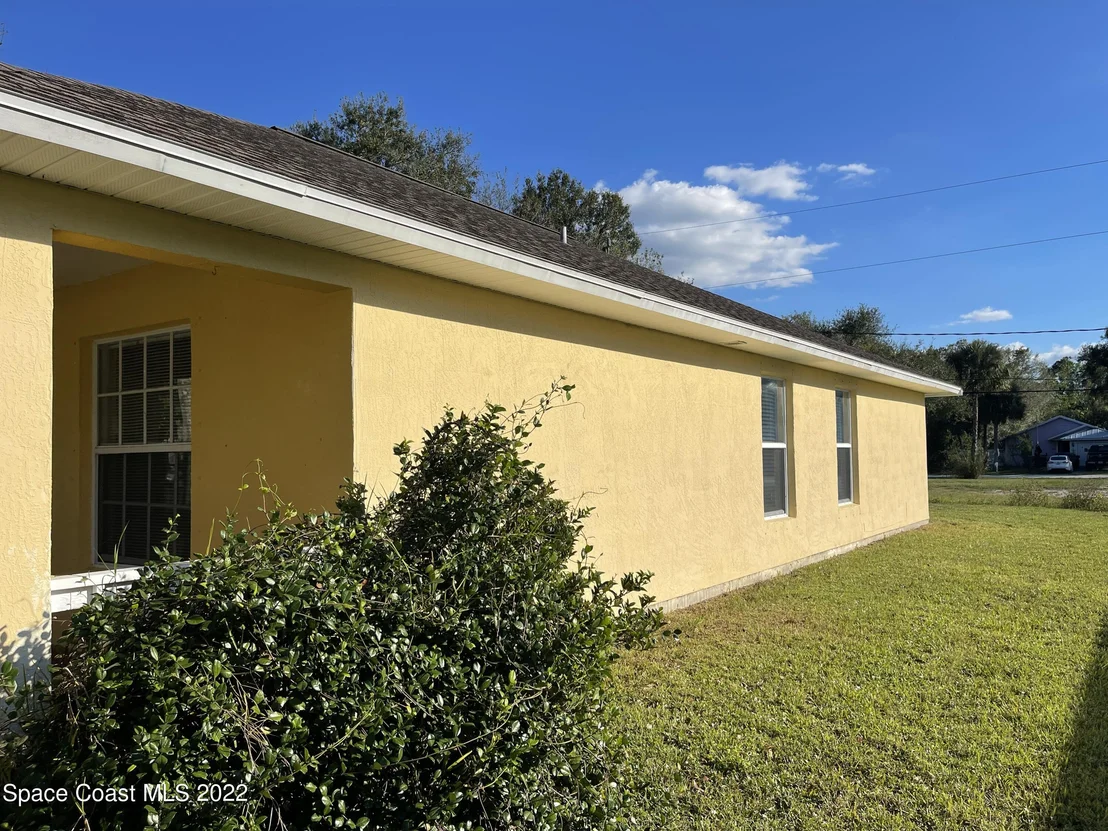 Photo of 6425 5th Place