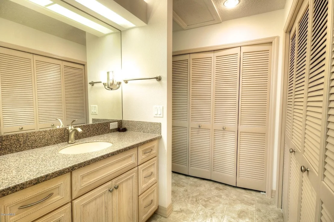 Photo of 212 Chalet Avenue