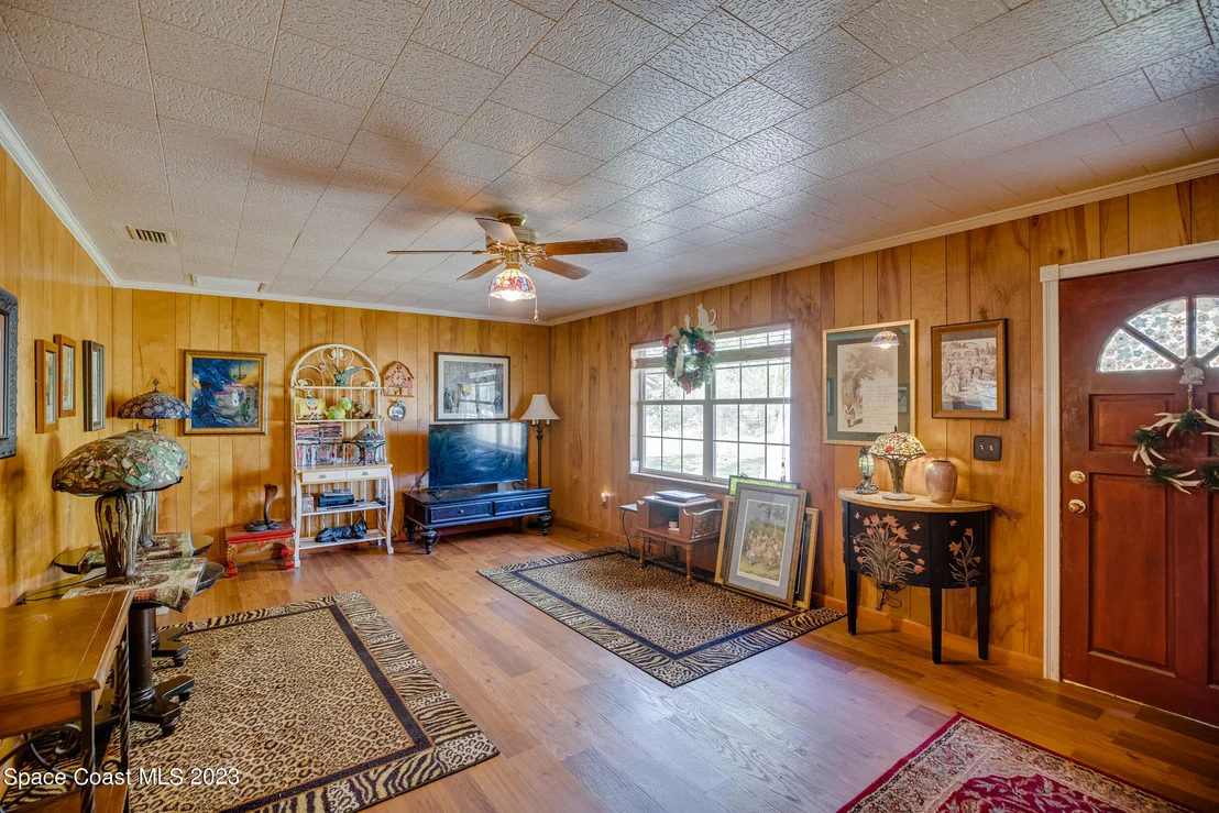 Photo of 385 Hall Road