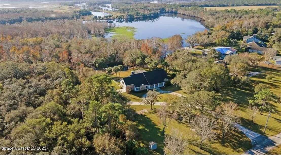 Photo of 927 Iron Bend Trail