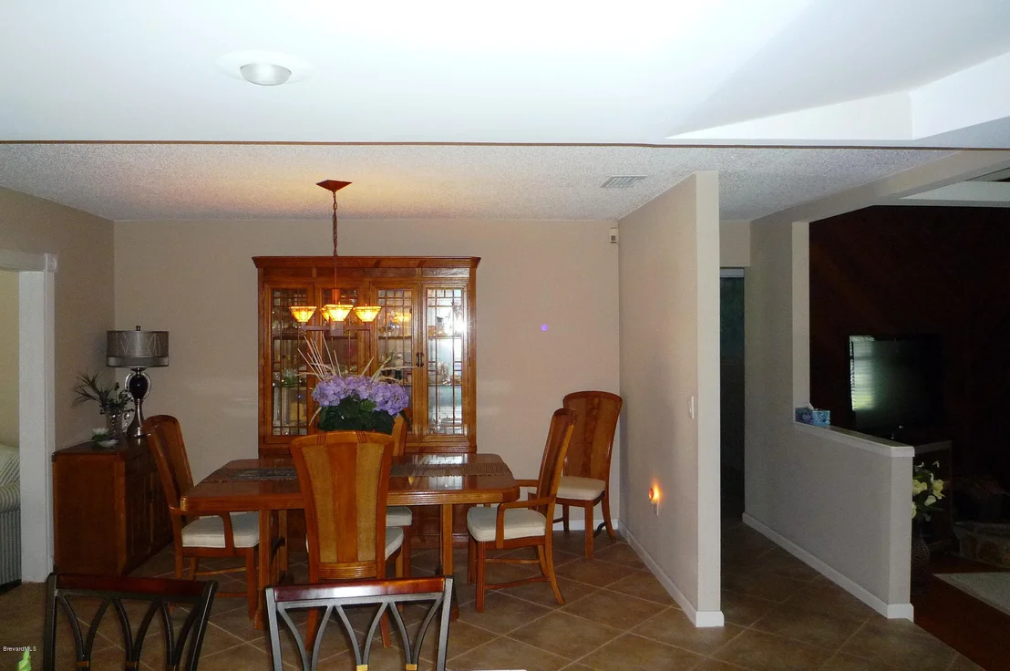 Photo of 3330 Aurora Road