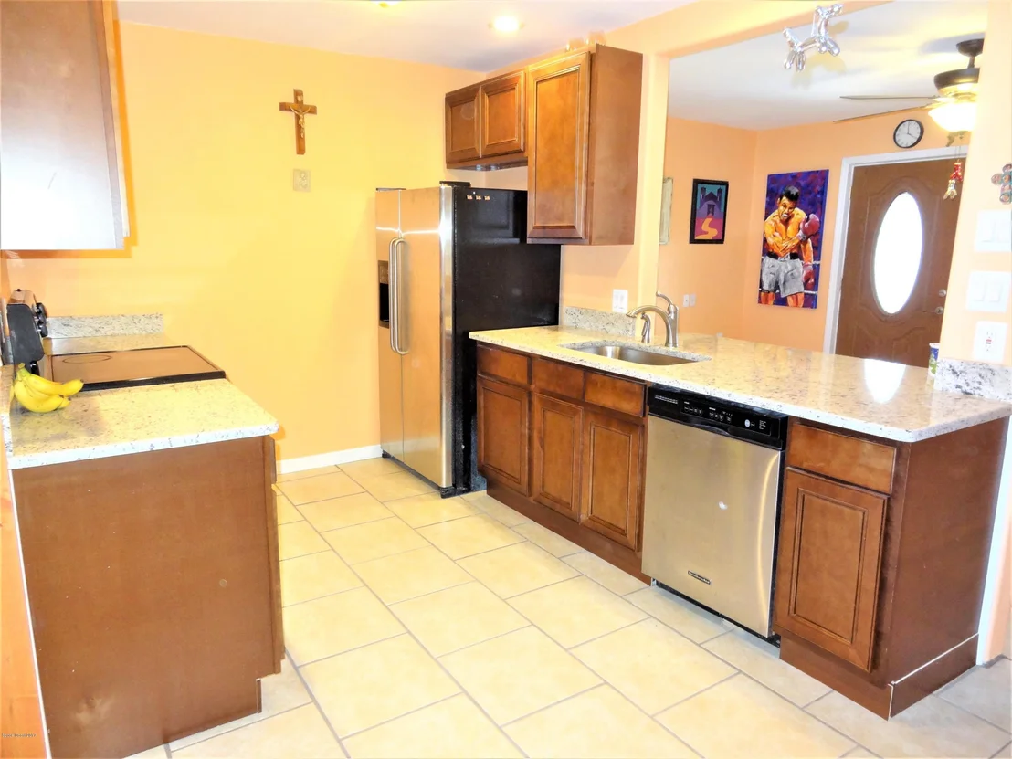 Photo of 829 Camellia Drive