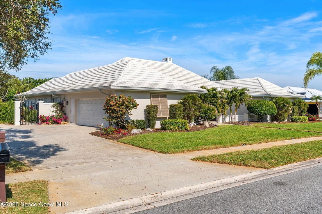 Photo of 656 Franklyn Avenue