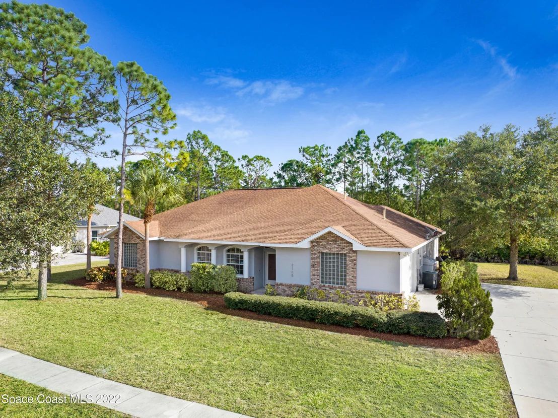 Photo of 2185 SE Windbrook Drive SE