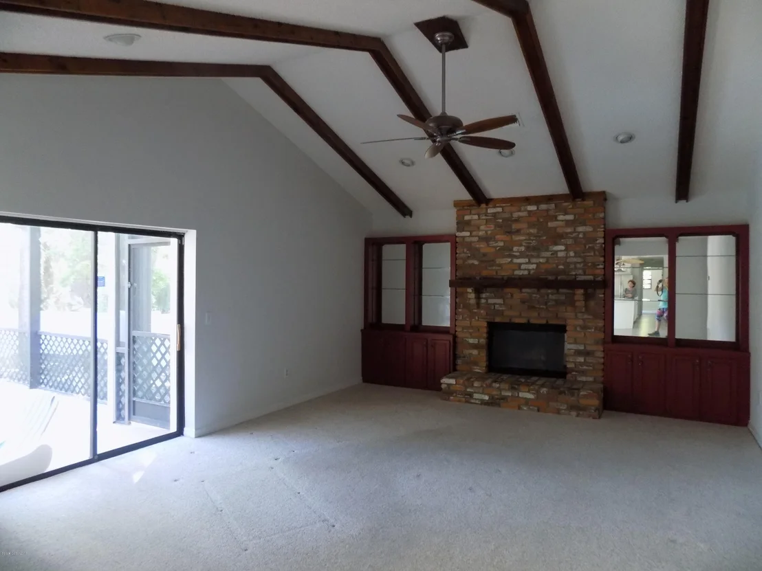 Photo of 970 Bluegrass Lane