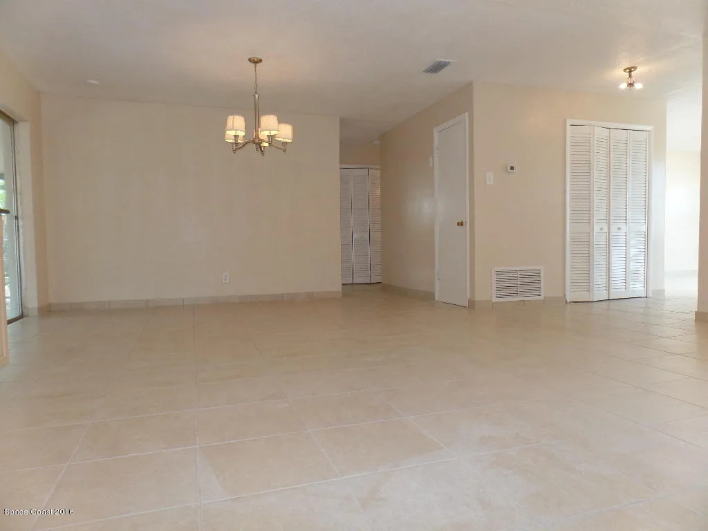 Photo of 1720 Golfview Drive
