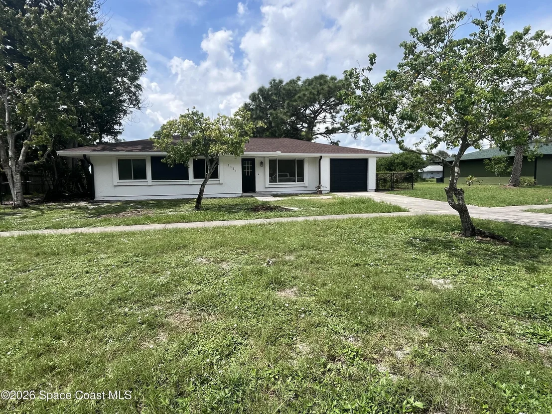 Photo of 1171 Riviera Drive NE