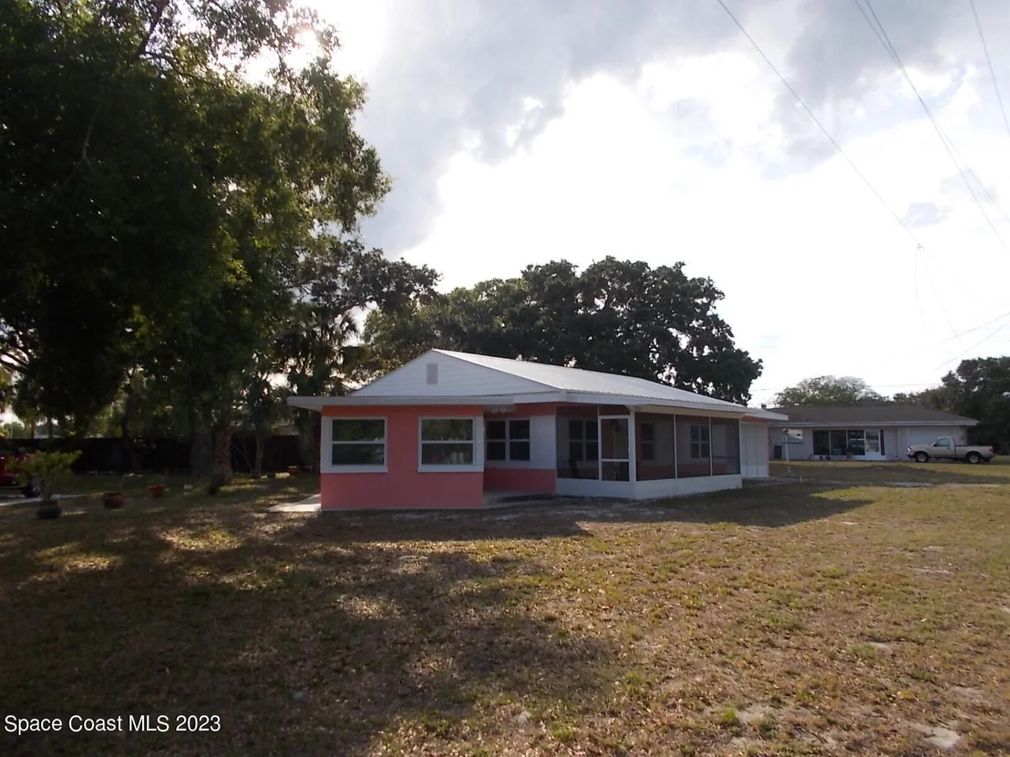 Photo of 3755 Lakeview Drive