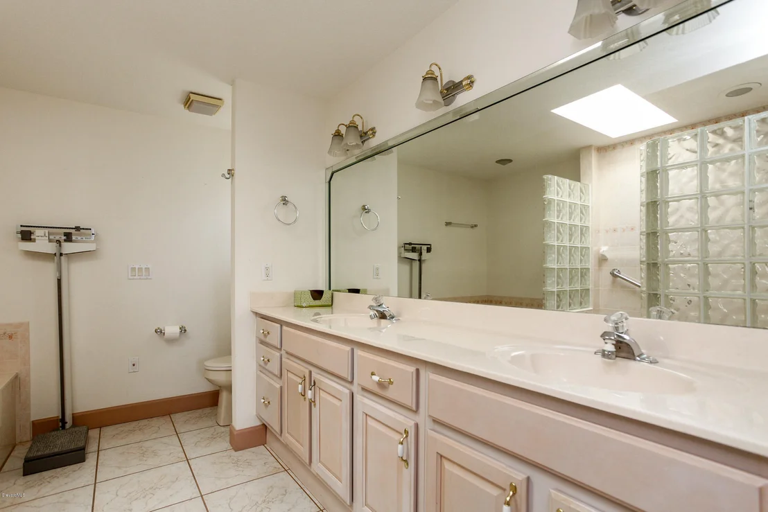 Photo of 5784 Newbury Circle