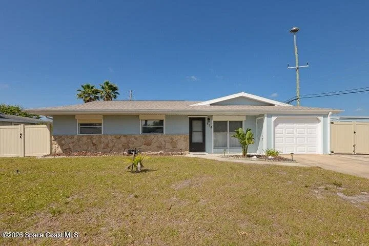 Photo of 858 Bianca Drive NE