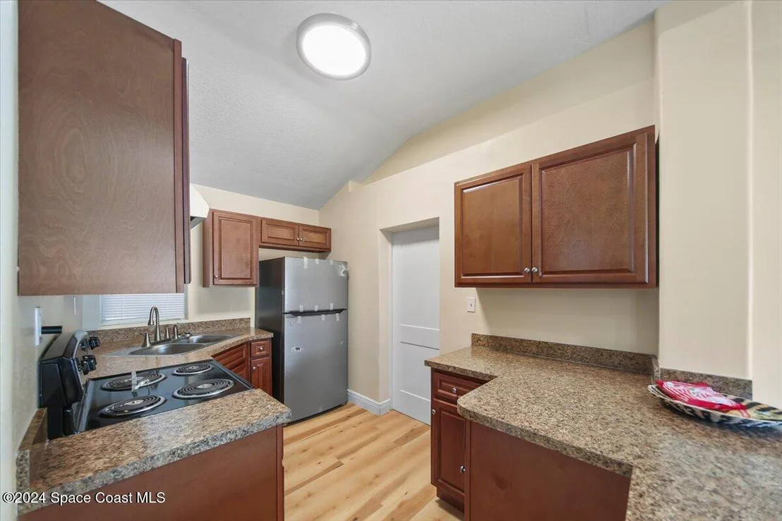 Photo of 2651 Pineapple Avenue