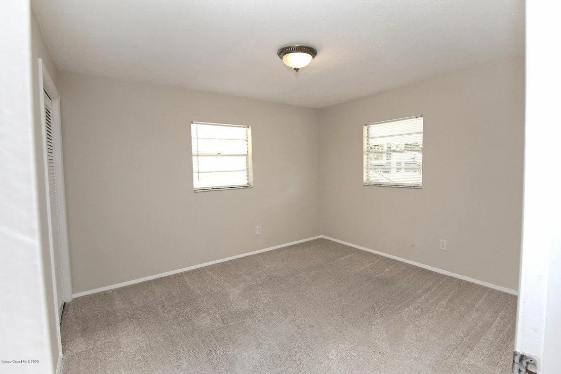 Photo of 2399 Commodore Boulevard