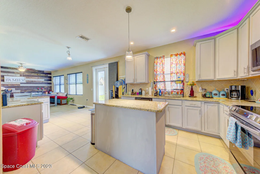 Photo of 194 Dryden Circle