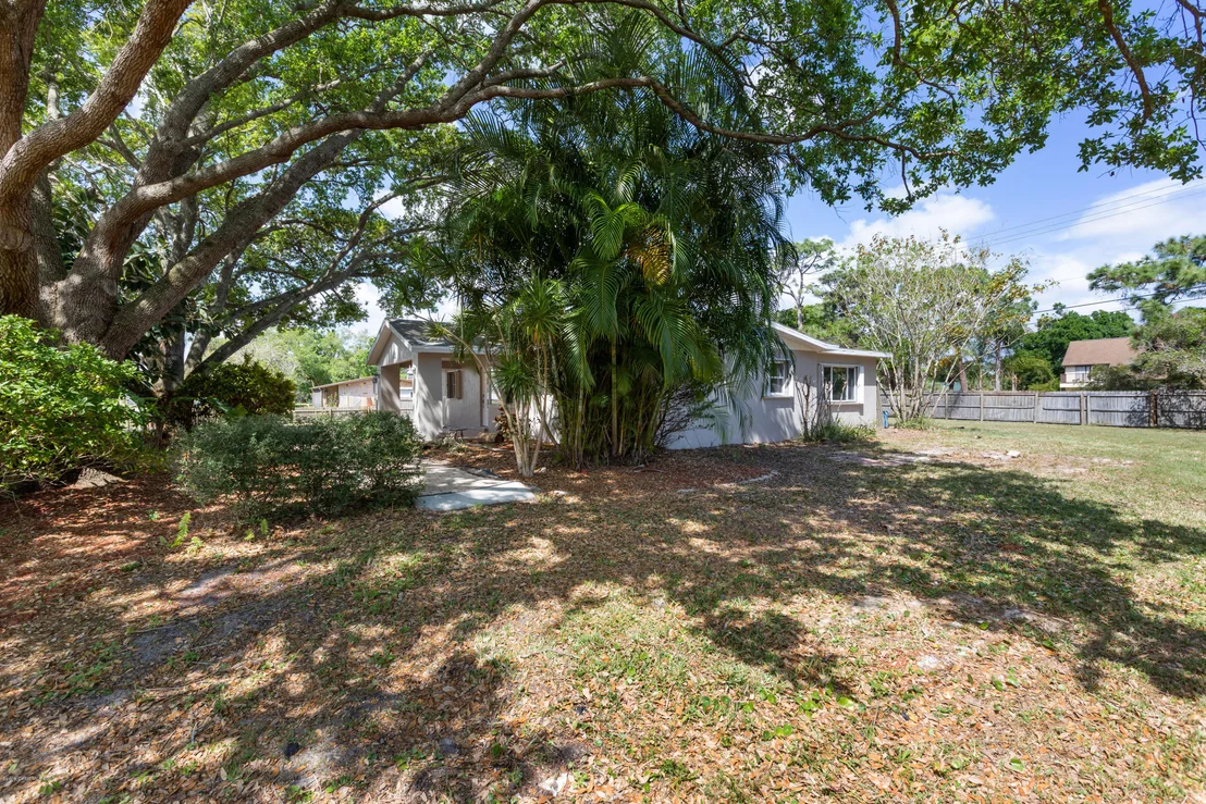 Photo of 839 Knecht Road NE