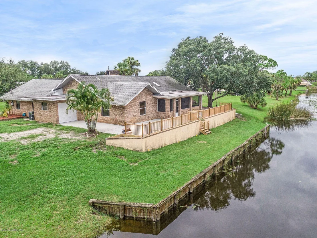 Photo of 5130 Evinrude Road