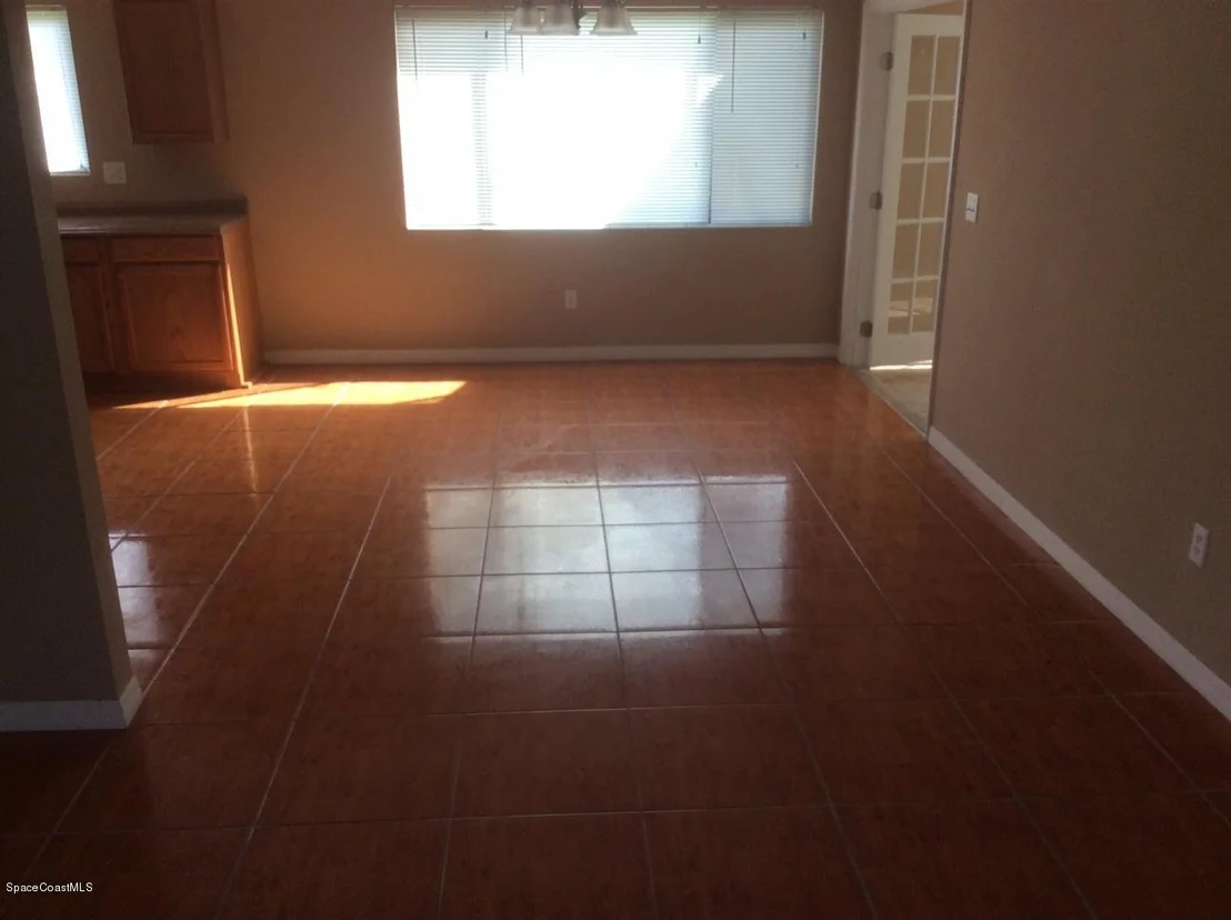 Photo of 1359 Carr Circle NE
