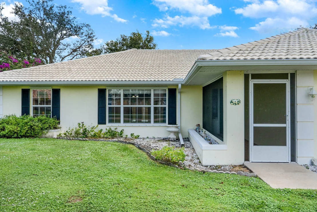 Photo of 2762 School Drive NE