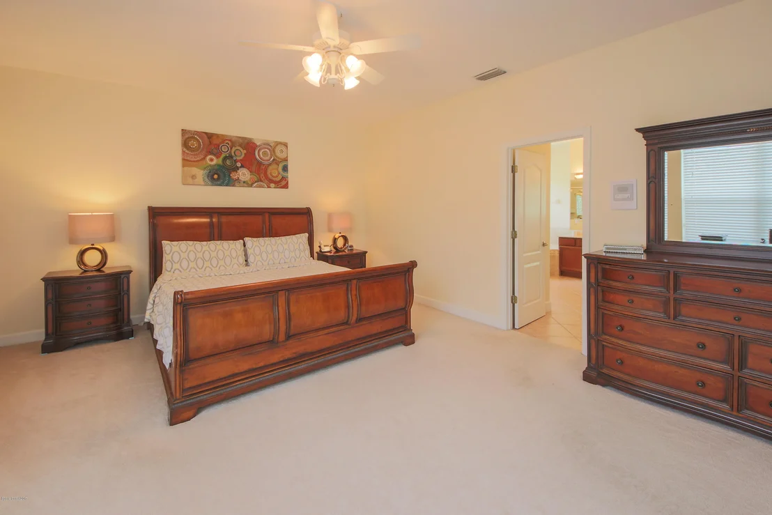 Photo of 885 Chatsworth Drive