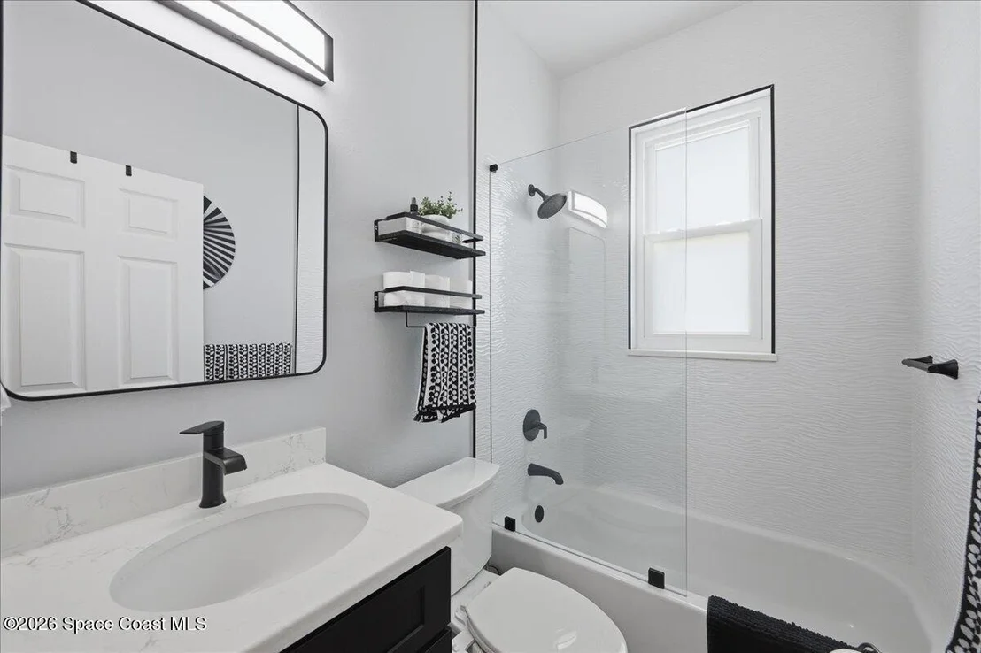 Photo of 4570 Portage Trail