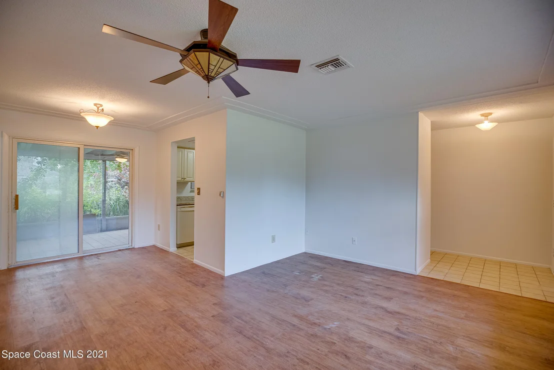Photo of 838 Knecht Road NE