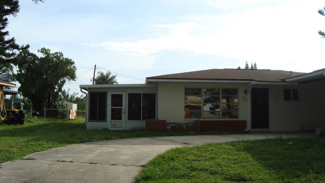 Photo of 854 Angle Street NE