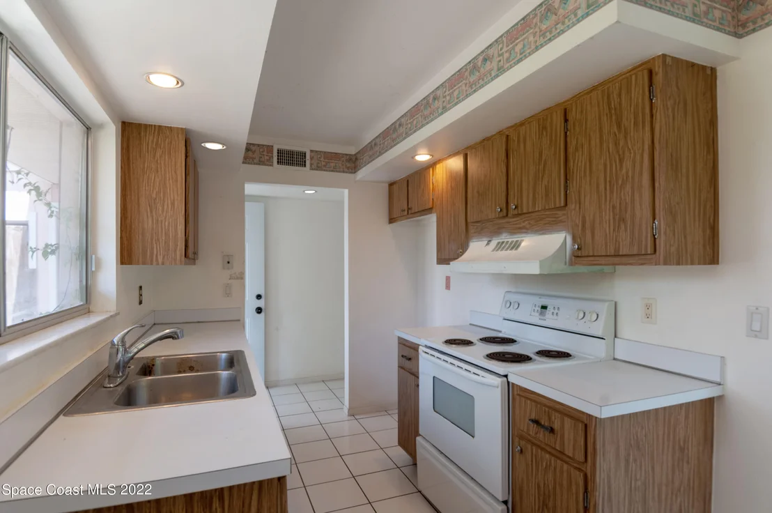 Photo of 722 Bianca Drive NE