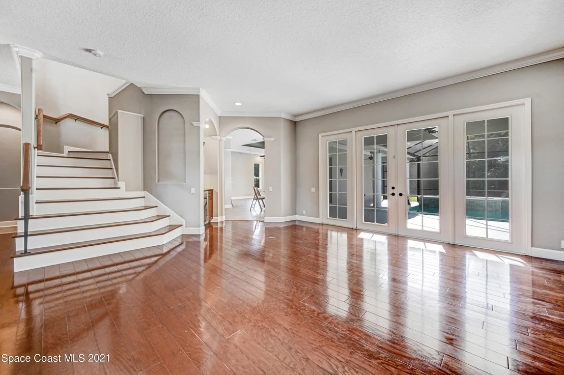 Photo of 882 Oak Park Drive