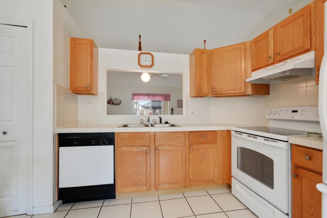 Photo of 232 Oak Lake Road