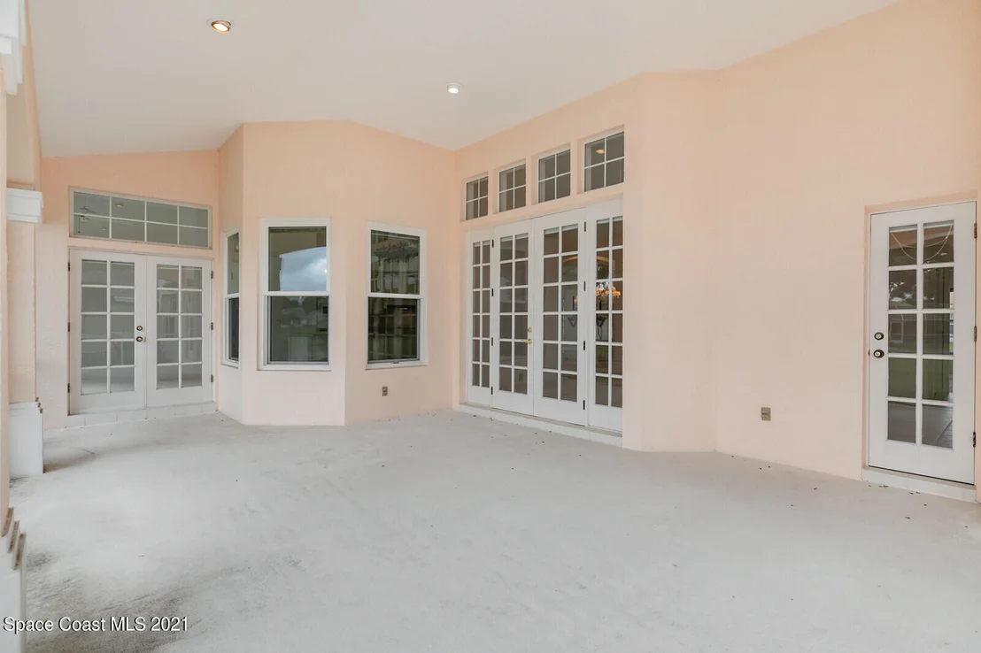 Photo of 476 Kimberly Drive