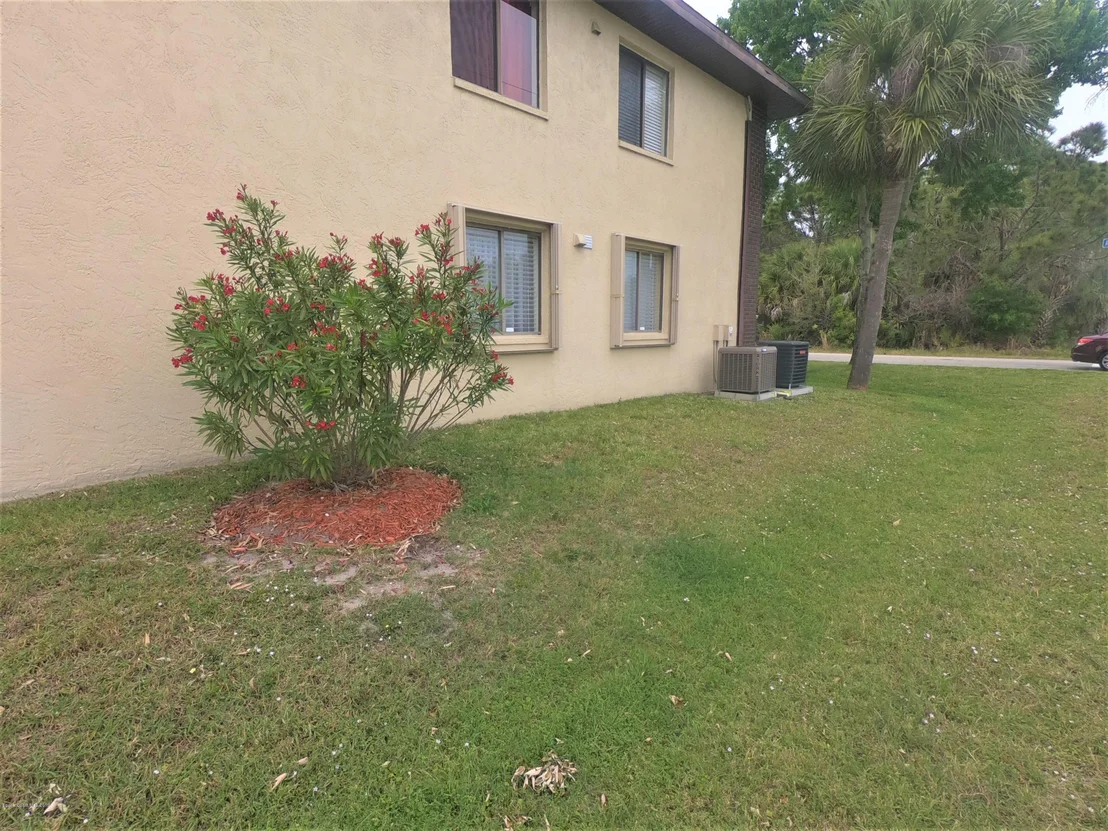 Photo of Unit 101 at 3213 N Murrell Road