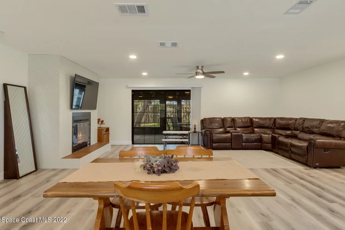 Photo of 1878 Ontario Circle N