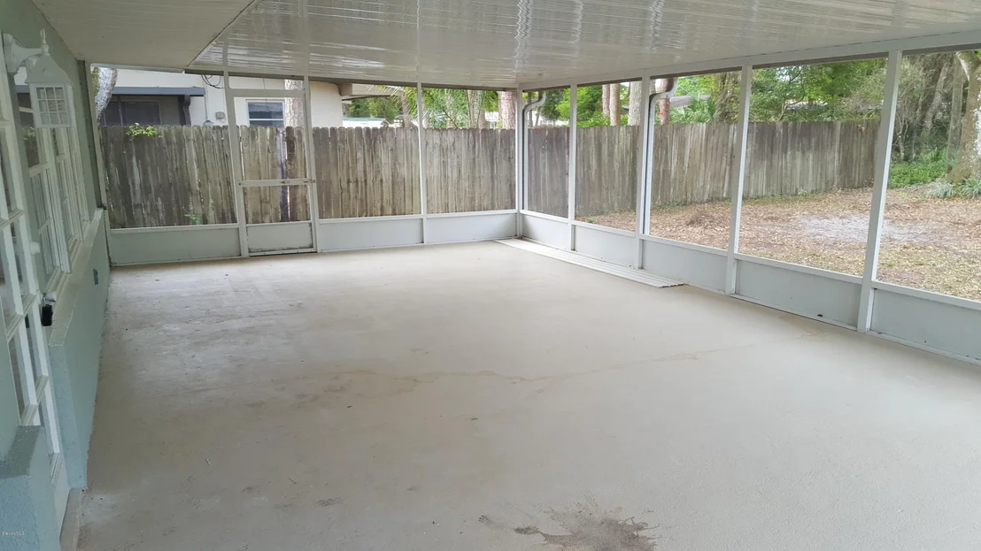 Photo of 327 Meadowood Lane