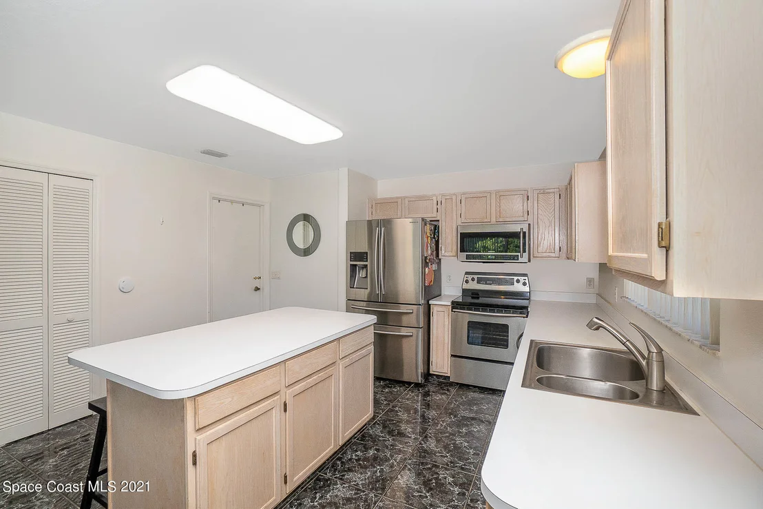 Photo of 1400 Bronco Drive