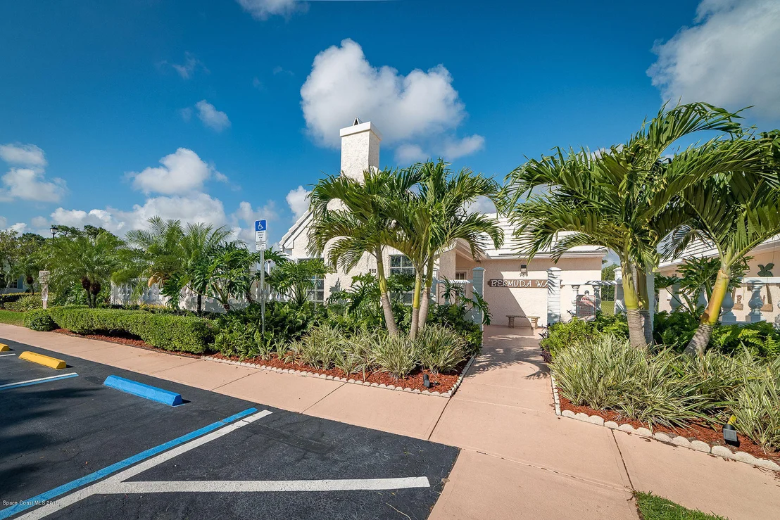 Photo of 1101 Goldenrod Circle NE