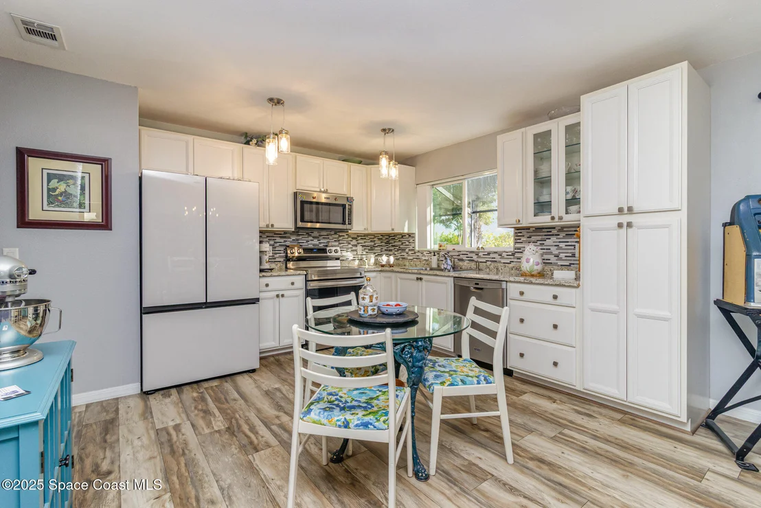 Photo of 1305 Wayside Court NE