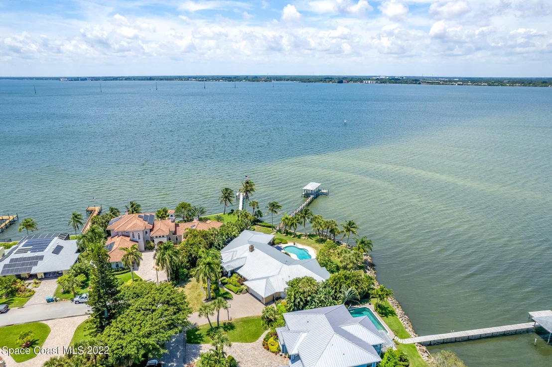 Photo of 437 River View Lane
