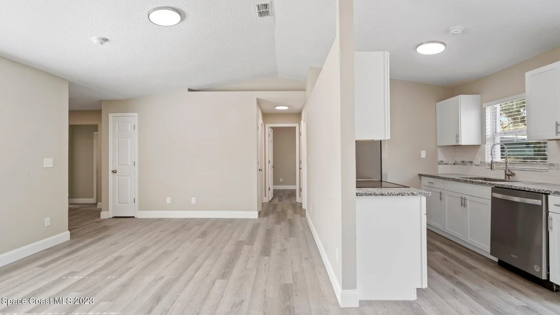 Photo of 60 Bay Lane
