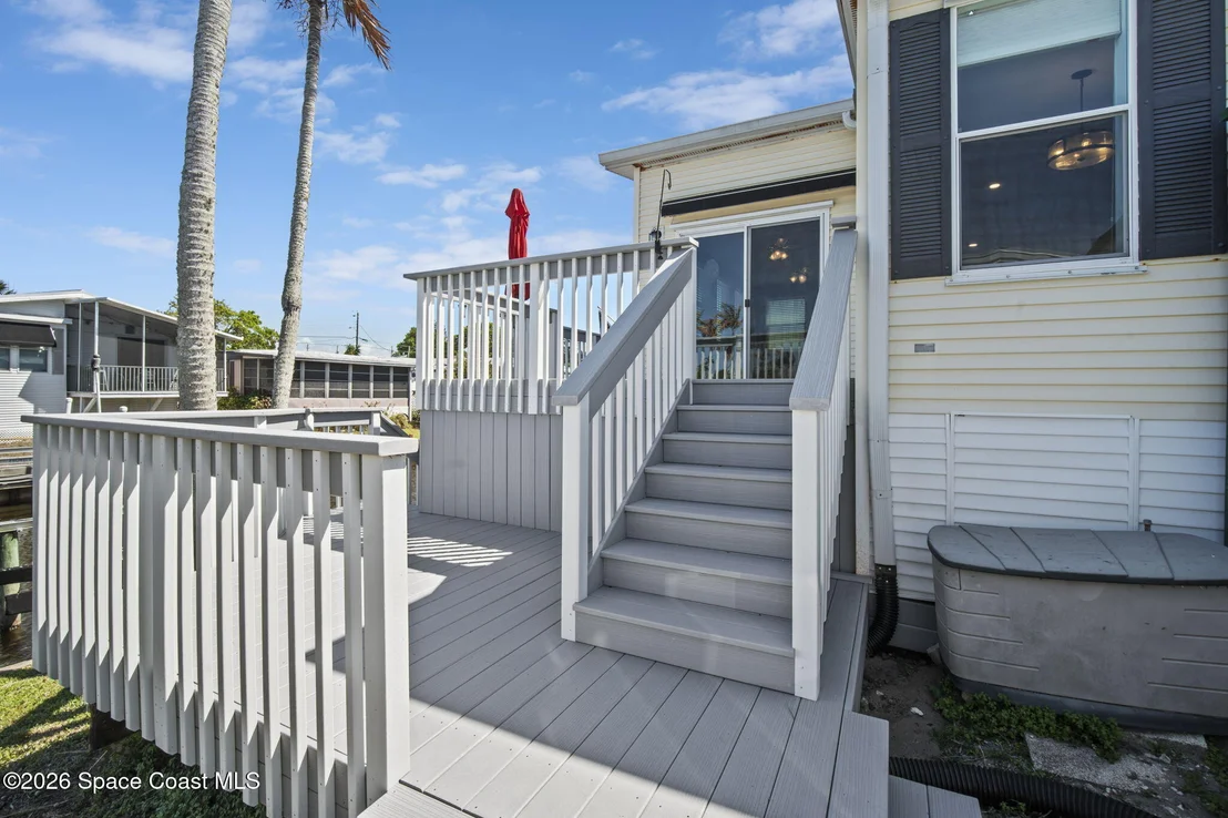 Photo of 2966 Indian River Drive NE