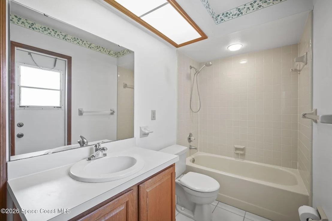 Photo of 1246 Lakeview Drive