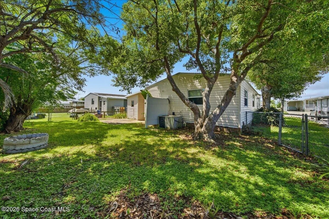 Photo of 1831 Coco Plum Street NE